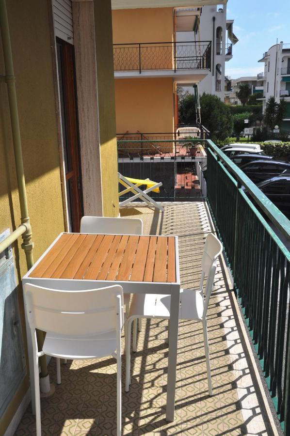Viale Repubblica 329 1 Apartment Pietra Ligure Luaran gambar